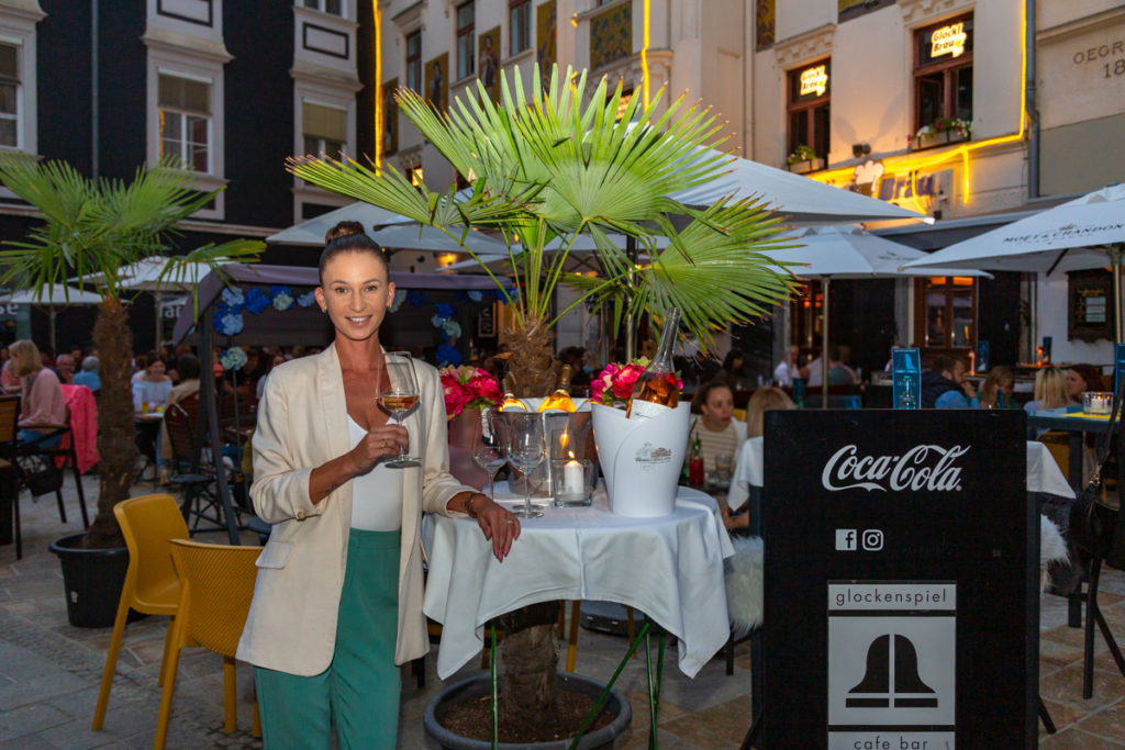 Home GLOCKENSPIEL Cafe Bar Lounge